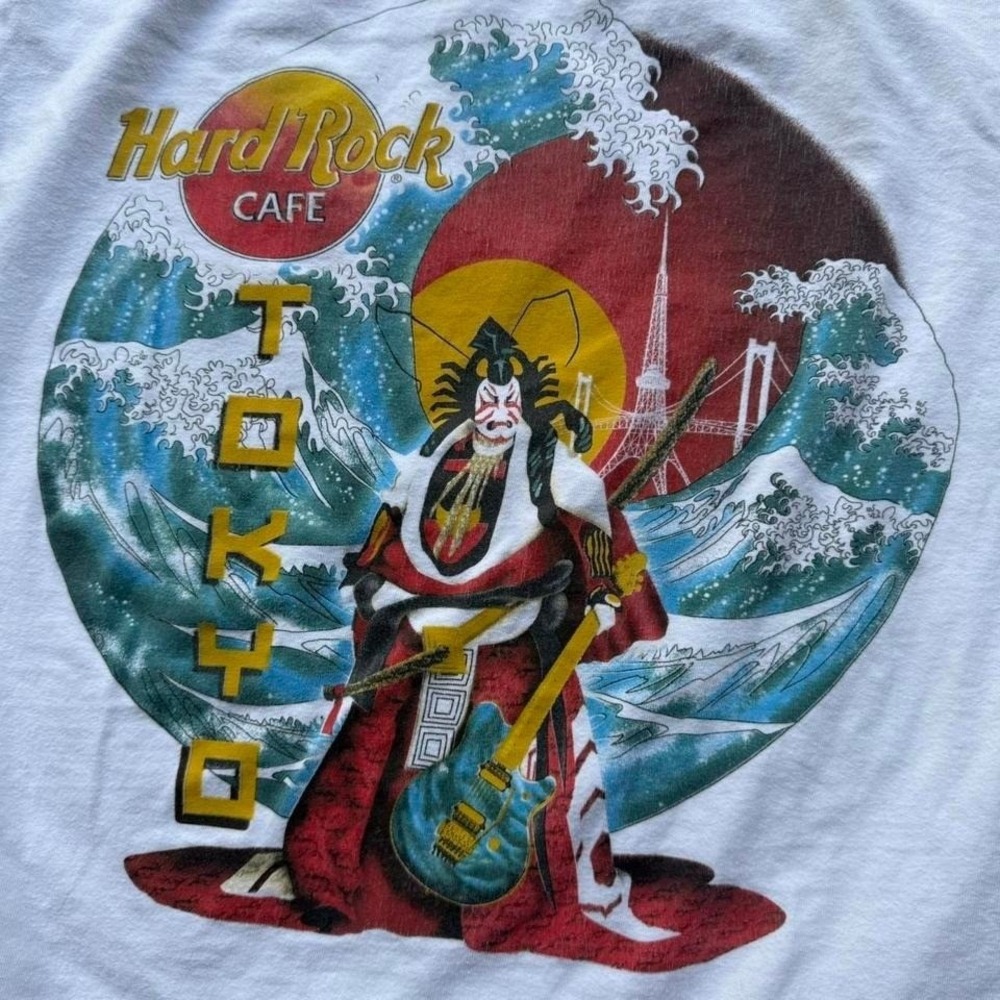 Vintage 90s Hard Rock Cafe Tokyo Great Wave of Kanagawa Samurai Location Shirt